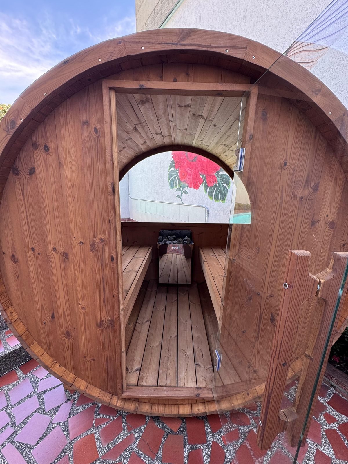 Interior del sauna finlandés de madera de Pardo's Poolbikes